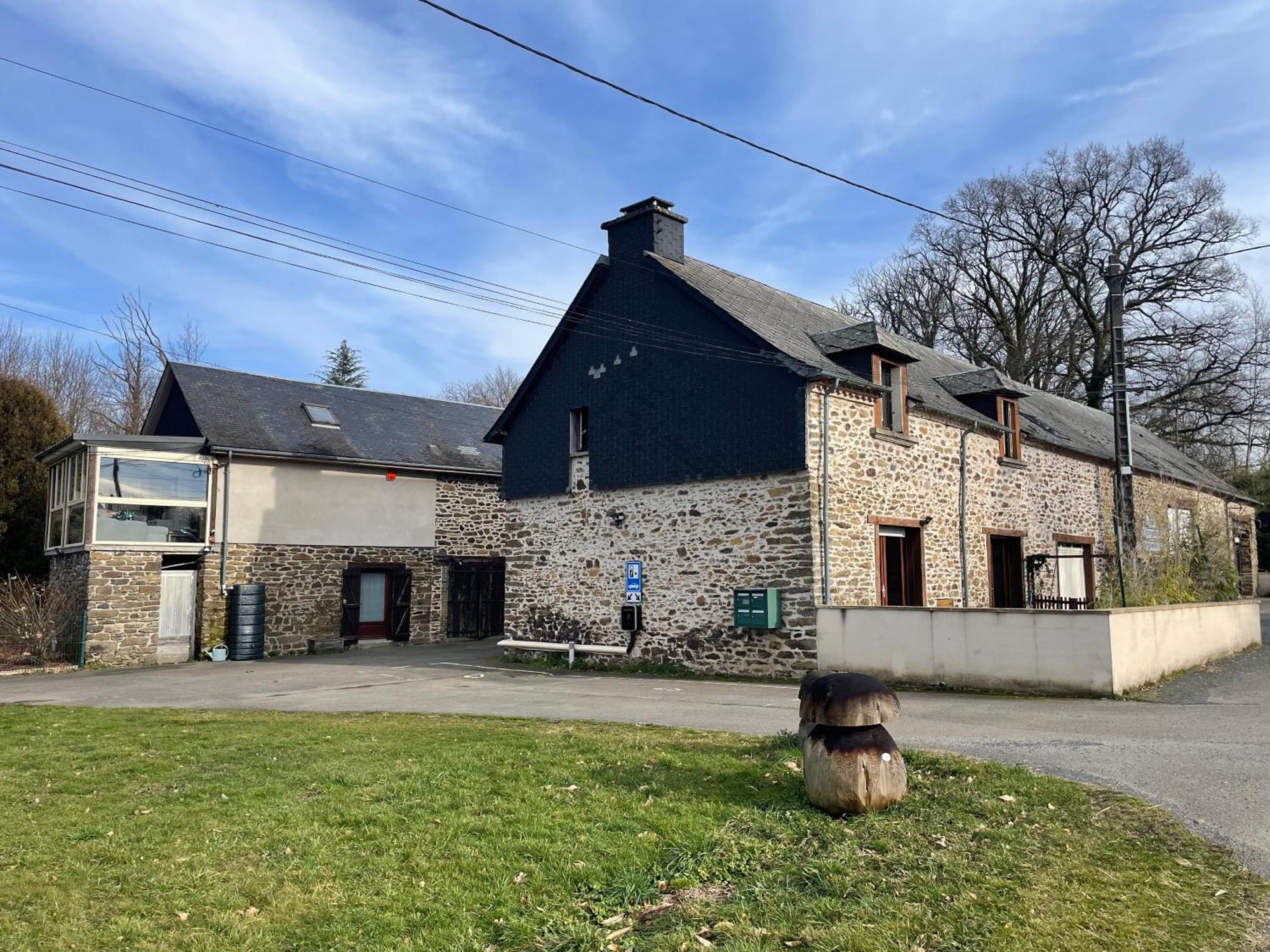 Les Gites Du Gauliat Espartignac Exteriör bild