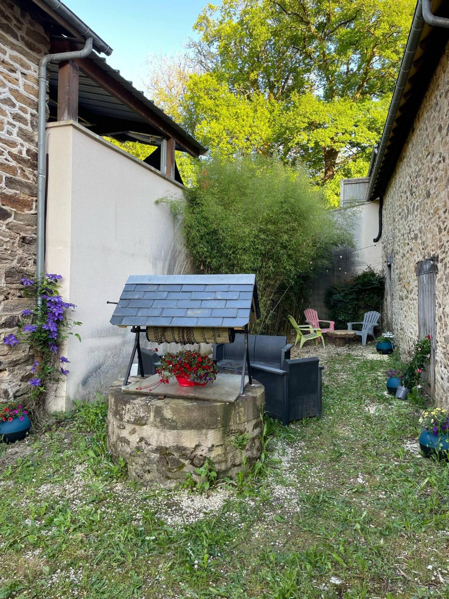 Les Gites Du Gauliat Espartignac Exteriör bild